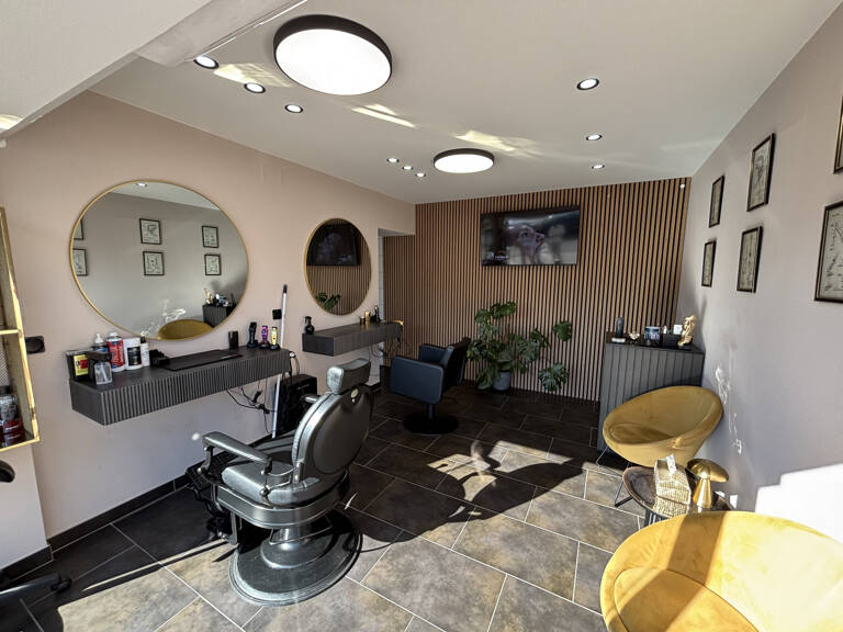 vends fonds de commerce de salon de coiffure à Malling — photo 1