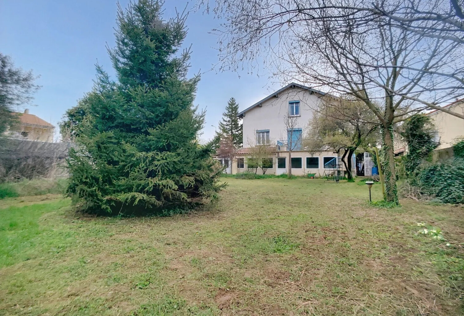 JOLIE MAISON + JARDIN + TERRASSES + GARAGE — photo 1