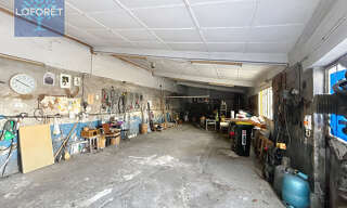Garage  138 m² à vendre à Oullins-Pierre-Bénite (69310)