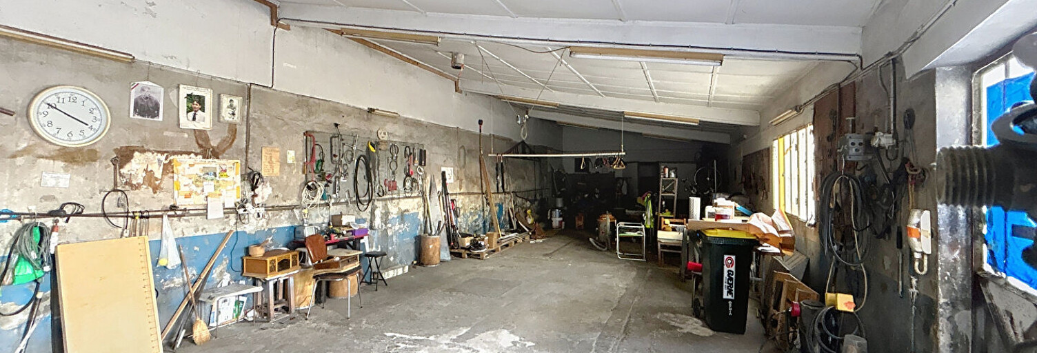 Garage  138 m² à vendre à Oullins-Pierre-Bénite (69310)