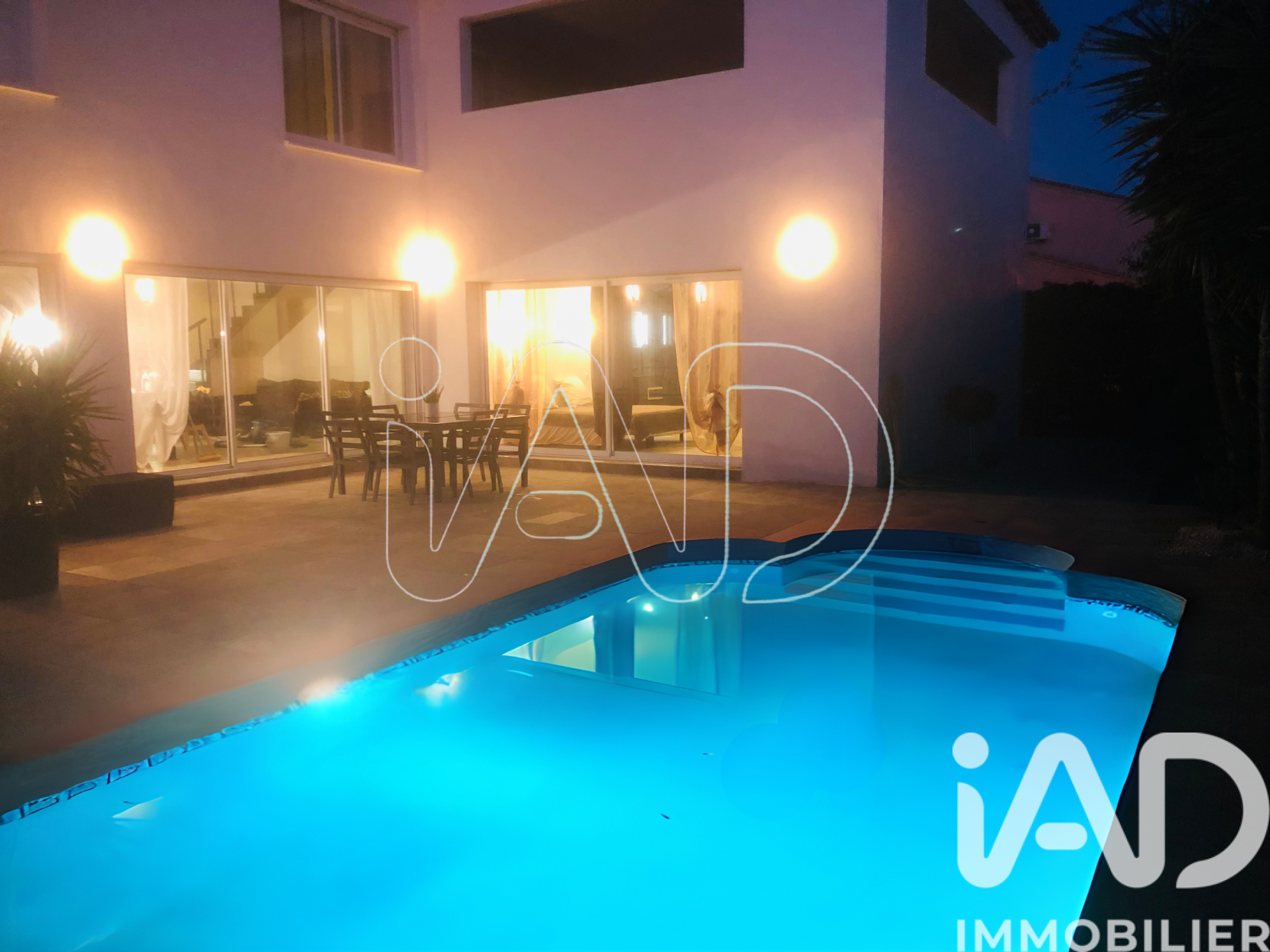 Le-Grau-Du-Roi - 181m² - 6p. - 4ch.