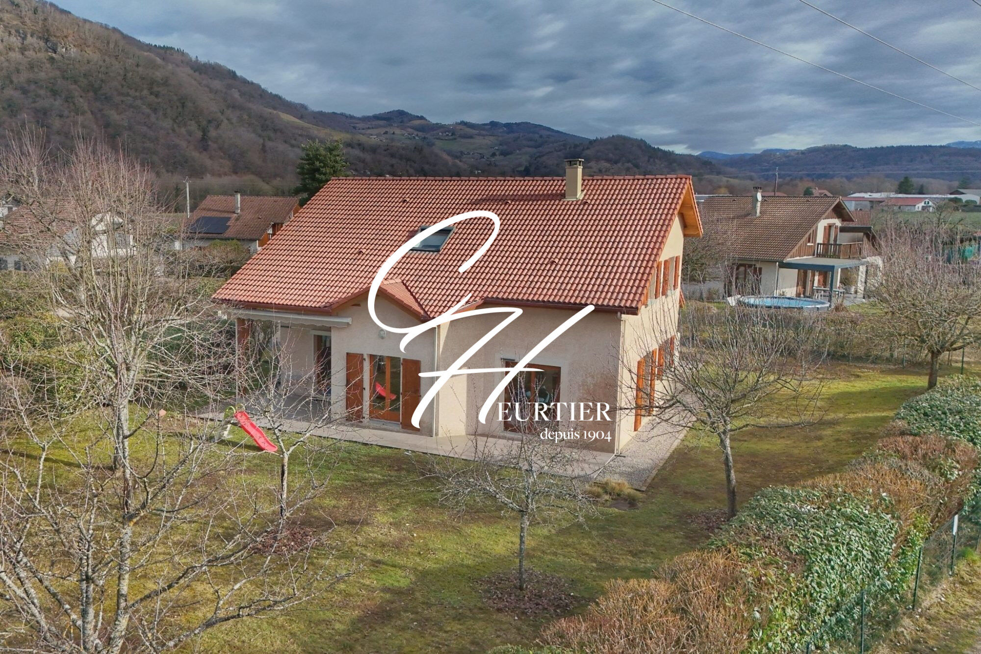 Villa / Maison  T6 à vendre Saint-Étienne-de-Crossey 38960