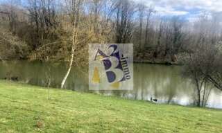 Commerce  9944 m² à vendre à Dussac (24270)