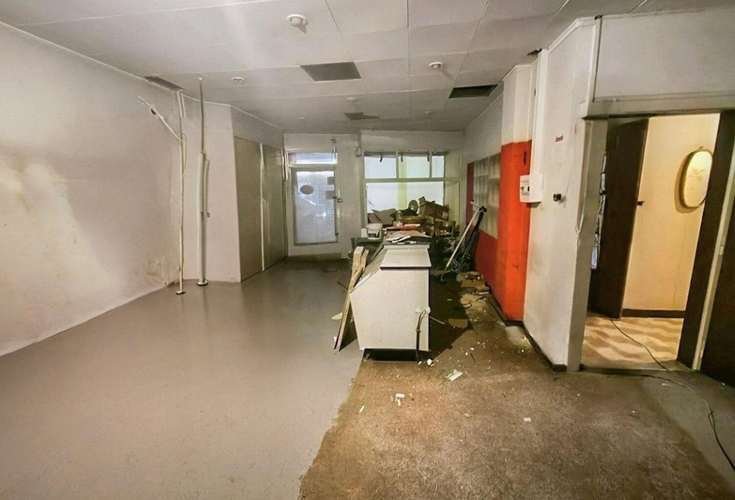Local Commercial Prêt à Accueillir Votre Projet en Plein Cœur de Hayange — photo 1