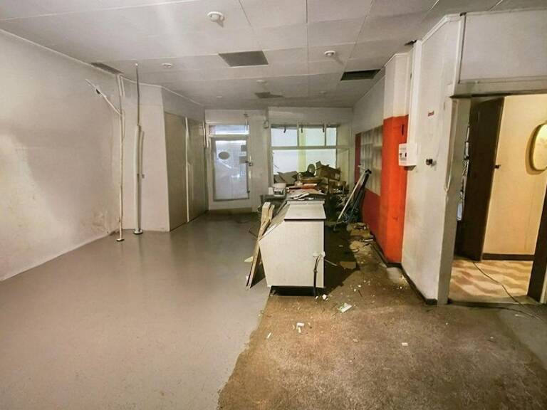 Local Commercial Prêt à Accueillir Votre Projet en Plein Cœur de Hayange — photo 1