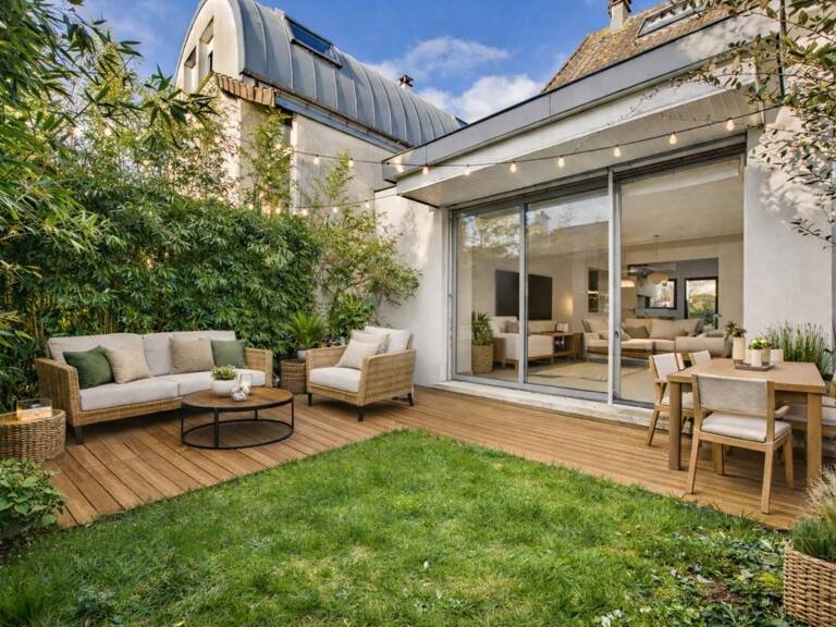 - 78220 VIROFLAY - MAISON FAMILIALE AVEC EXTENSION 140m2 - 3 NIVEAUX - 4 à 5 CHAMBRES - SOUS SOL - BAIGNE DE LUMIERE - GARAGE - ESPACES EXTERIEURS - BEAUX VOLUMES - PROCHE GARES — photo 1