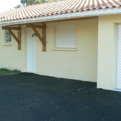 Maison 4 pièces 900 €