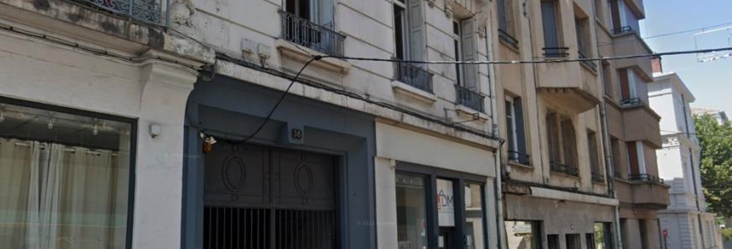 Garage   m² à louer à Saint-Étienne (42100)