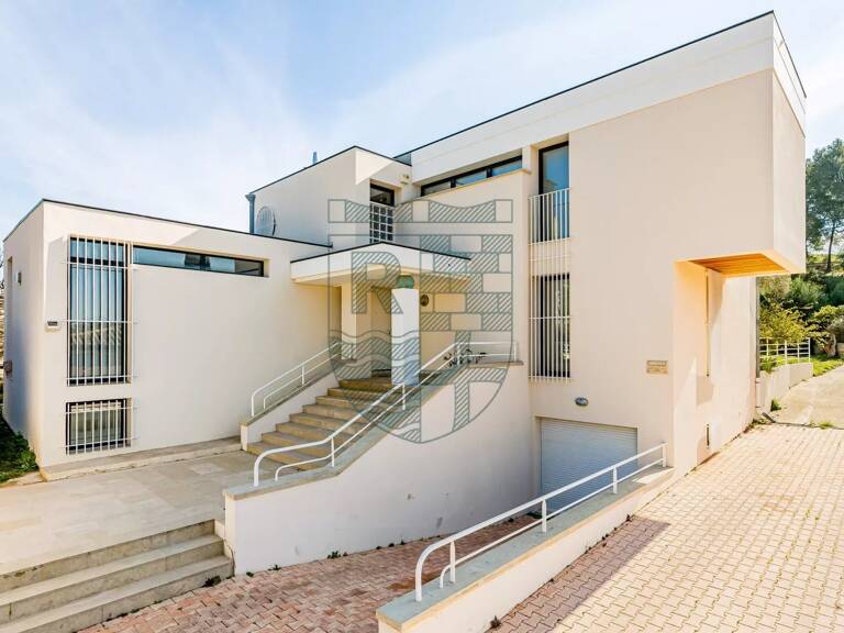 PROX. CHATEAU GOMBERT - SUPERBE MAISON D'ARCHITECTE — photo 1