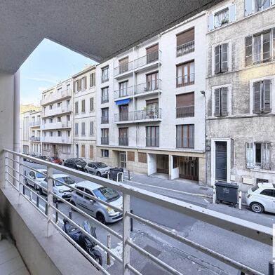 Appartement 2 pièces 779 €