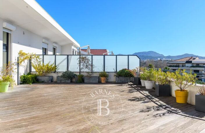 VENTE - MARSEILLE - 13008 - LA PLAGE - APPARTEMENT - VUE MER PAN — photo 2