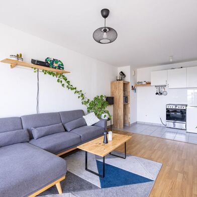 Appartement 3 pièces 243800 €