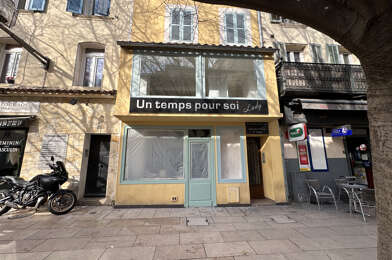 Commerce  650 €