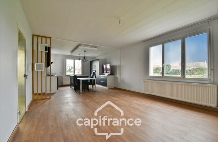 Maison à vendre entièrement rénovée, 6 pièces SAINT JEAN D'ANGELY (17), proche commerces avec jardin et garage — photo 4