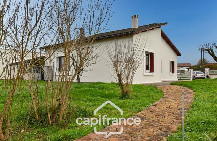 Maison à vendre entièrement rénovée, 6 pièces SAINT JEAN D'ANGELY (17), proche commerces avec jardin et garage — photo 5