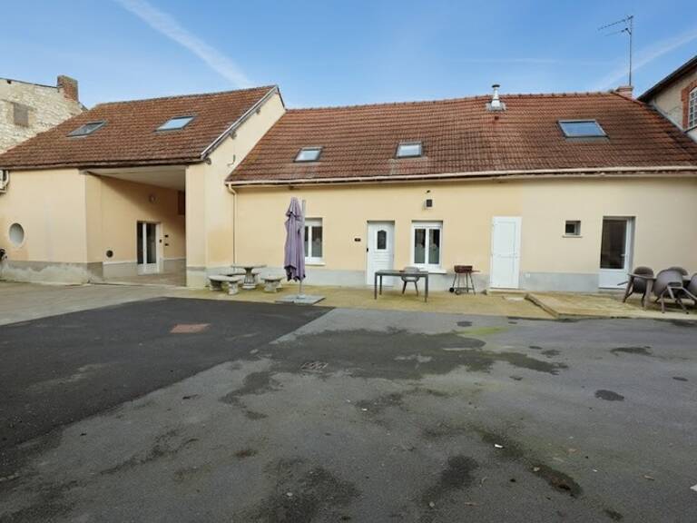 Dpt Marne (51), à vendre BISSEUIL Un ensemble de 4 gîtes en excellent état dont 12 chambres. Avec terrain et petite salle — photo 1