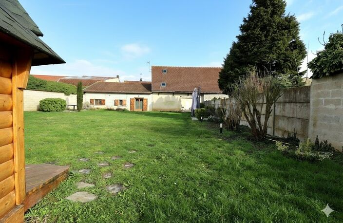 Dpt Marne (51), à vendre BISSEUIL Un ensemble de 4 gîtes en excellent état dont 12 chambres. Avec terrain et petite salle — photo 2
