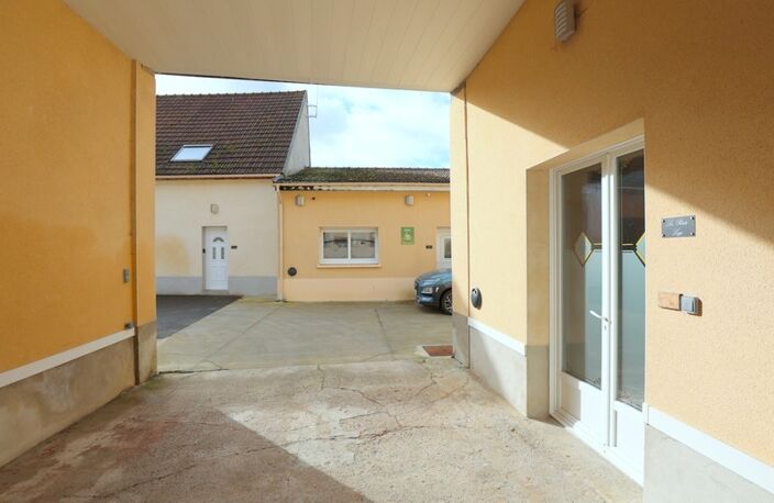 Dpt Marne (51), à vendre BISSEUIL Un ensemble de 4 gîtes en excellent état dont 12 chambres. Avec terrain et petite salle — photo 3
