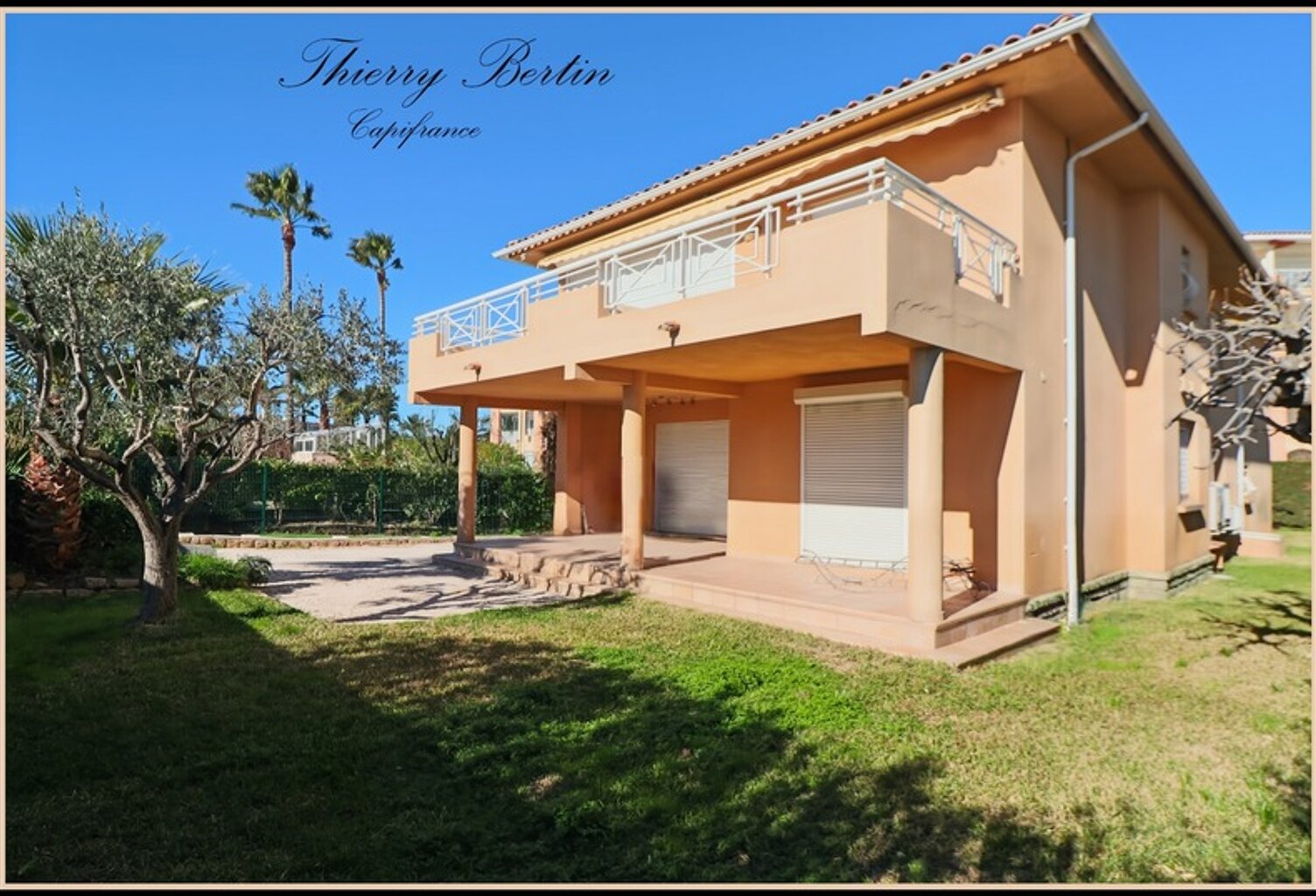 Appartement à vendre 9 pièces FREJUS (83) — photo 1