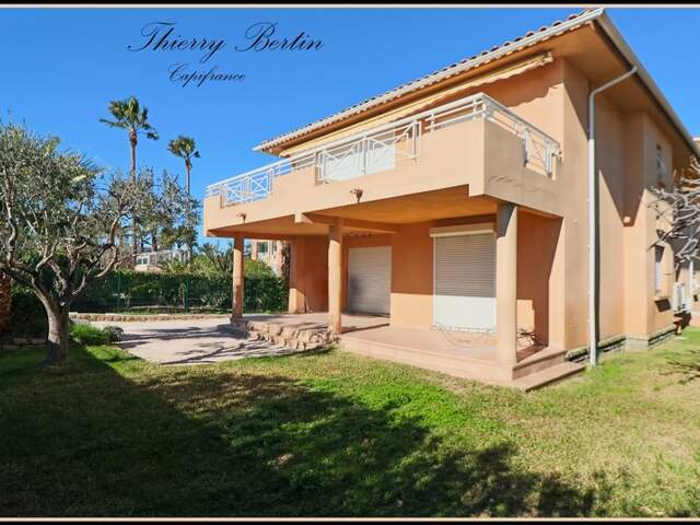 Appartement à vendre 9 pièces FREJUS (83) — photo du bien