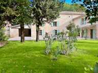 Á UZES (30) Propriété d’Exception à Deux Pas de la Place aux Herbes — photo 3