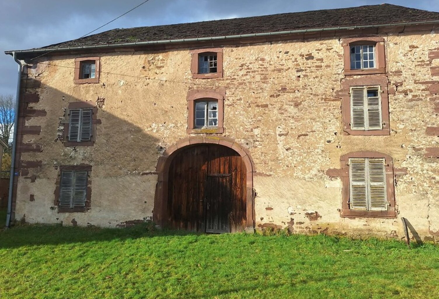 CORBENAY (70) Ferme de 350m² à rénover entièrement, terrain 1400m² — photo 1