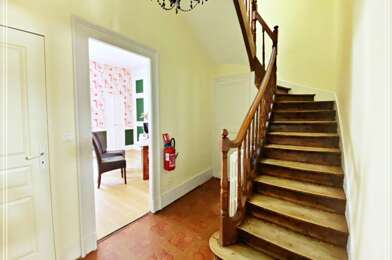 Bureau 6 pièces 279500 €