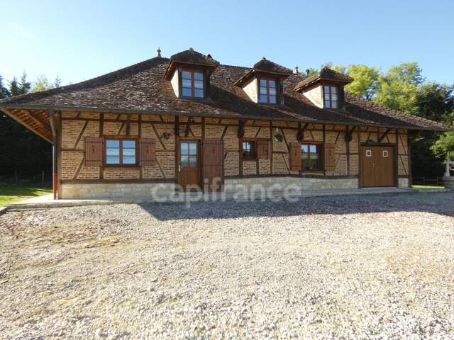 Propriete à vendre 8 pièces SAINT GERMAIN DU BOIS (71) — photo du bien