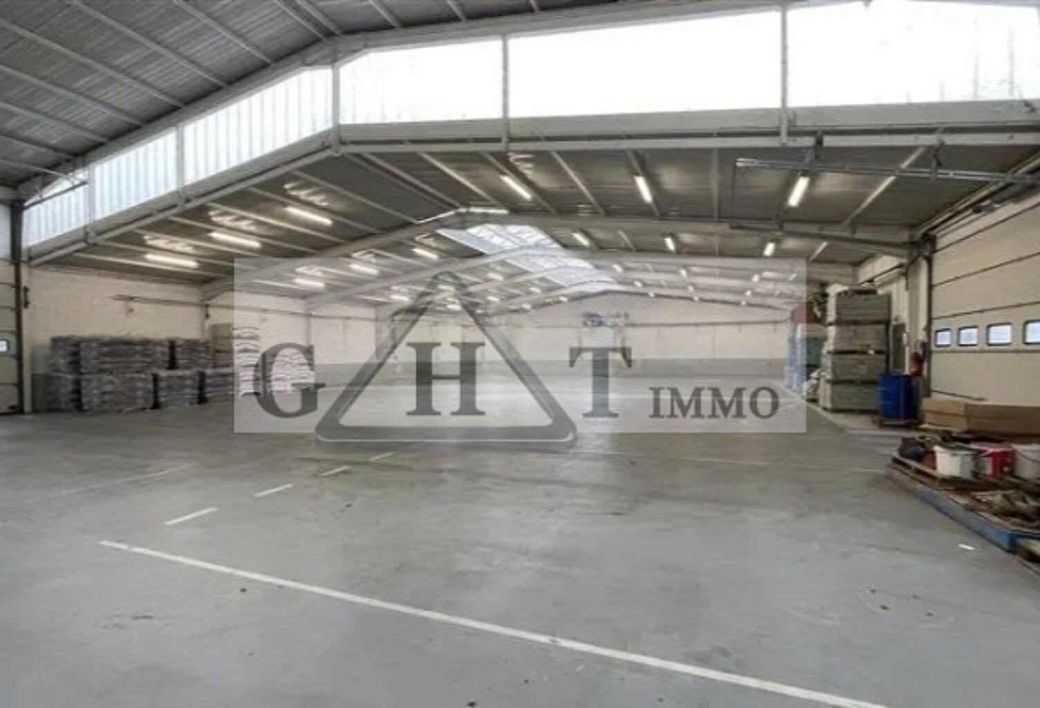 Local d'activités 1050m2 à louer Lagny Sur Marne — photo 1