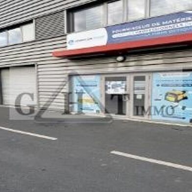 Local industriel  4230 €