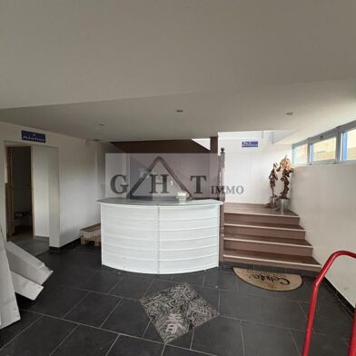 Local industriel  1900 €