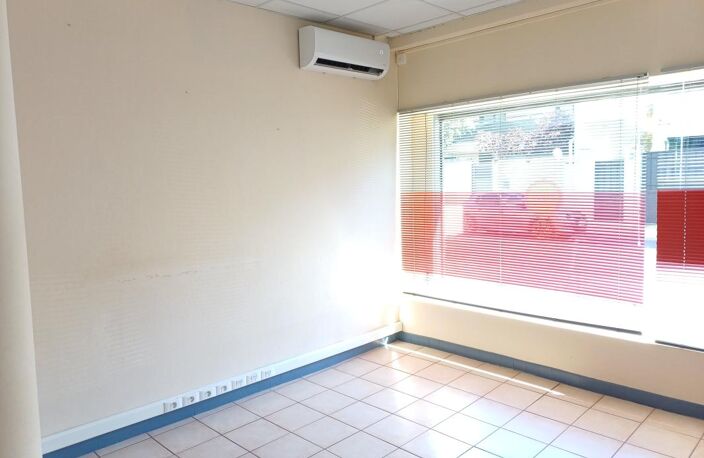 Local commercial 123 m² Nord — photo 3