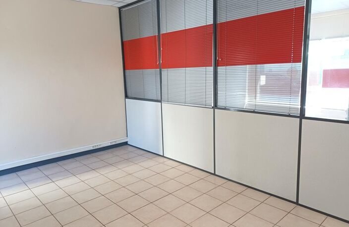 Local commercial 123 m² Nord — photo 4