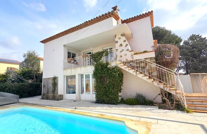 Grande maison familiale à vendre à Six Fours Les Plages 83140, calme absolu à deux pas du centre ville avec piscine — photo 5