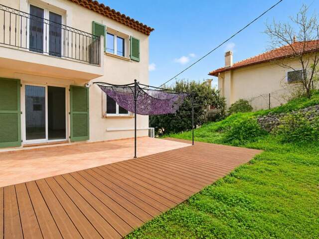 Maison Type 6 avec jardin place de parking privative et garage — photo du bien