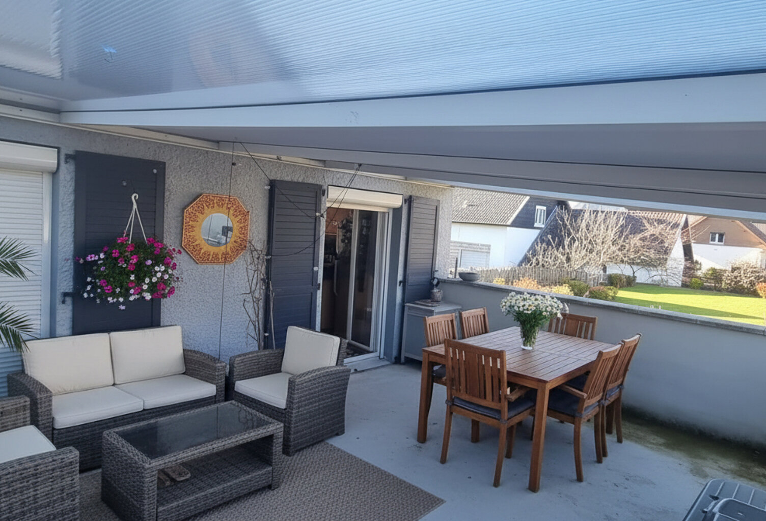 Maison mitoyenne avec beau potentiel extérieur — photo 1
