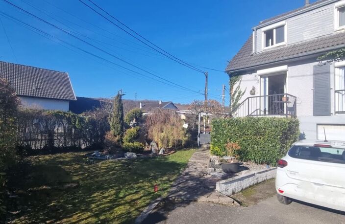 Maison mitoyenne avec beau potentiel extérieur — photo 2