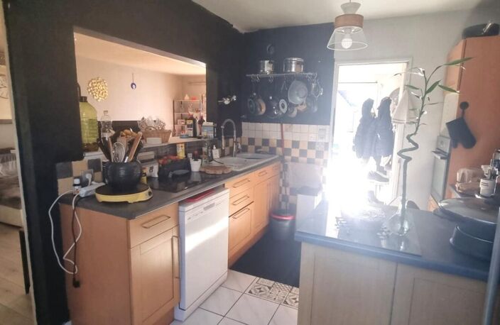 Maison mitoyenne avec beau potentiel extérieur — photo 4