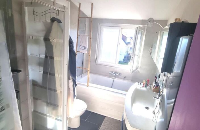 Maison mitoyenne avec beau potentiel extérieur — photo 5