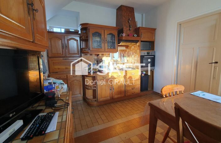 Située à Nieulle-sur-Seudre, cette propriété s'inscrit au cœur d'un charmant village — photo 4