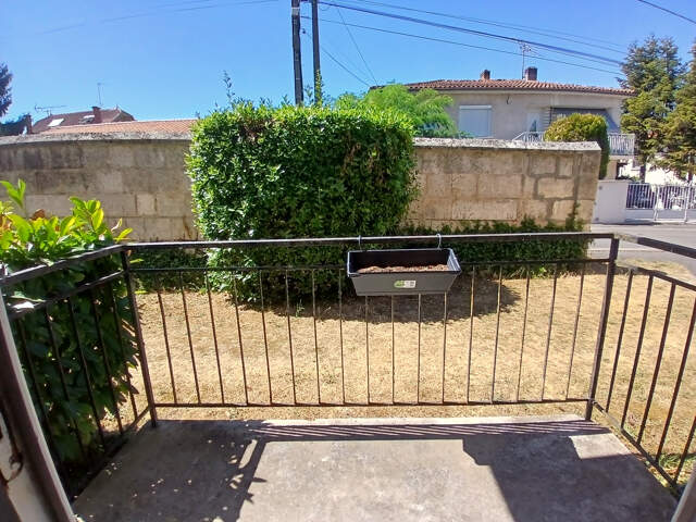 Appartement rez-de-chassée T2-  proche Gare Angoulême — photo du bien