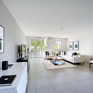 Appartement 4 pièces 275600 €