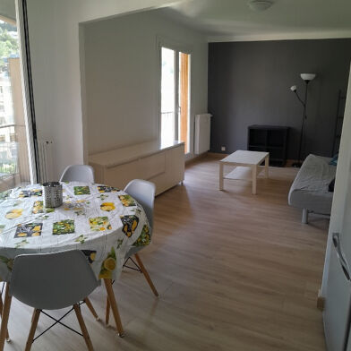 Appartement 2 pièces 1045 €