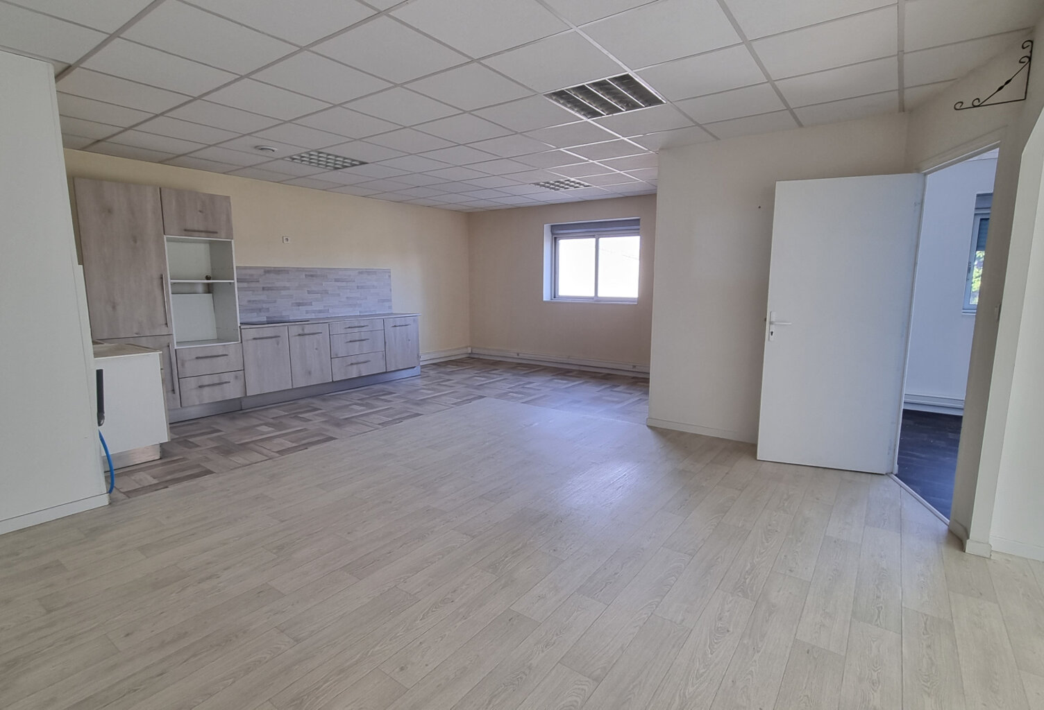 Local professionnel + habitation — photo 1