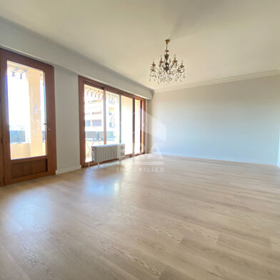 Appartement 3 pièces 1588 €