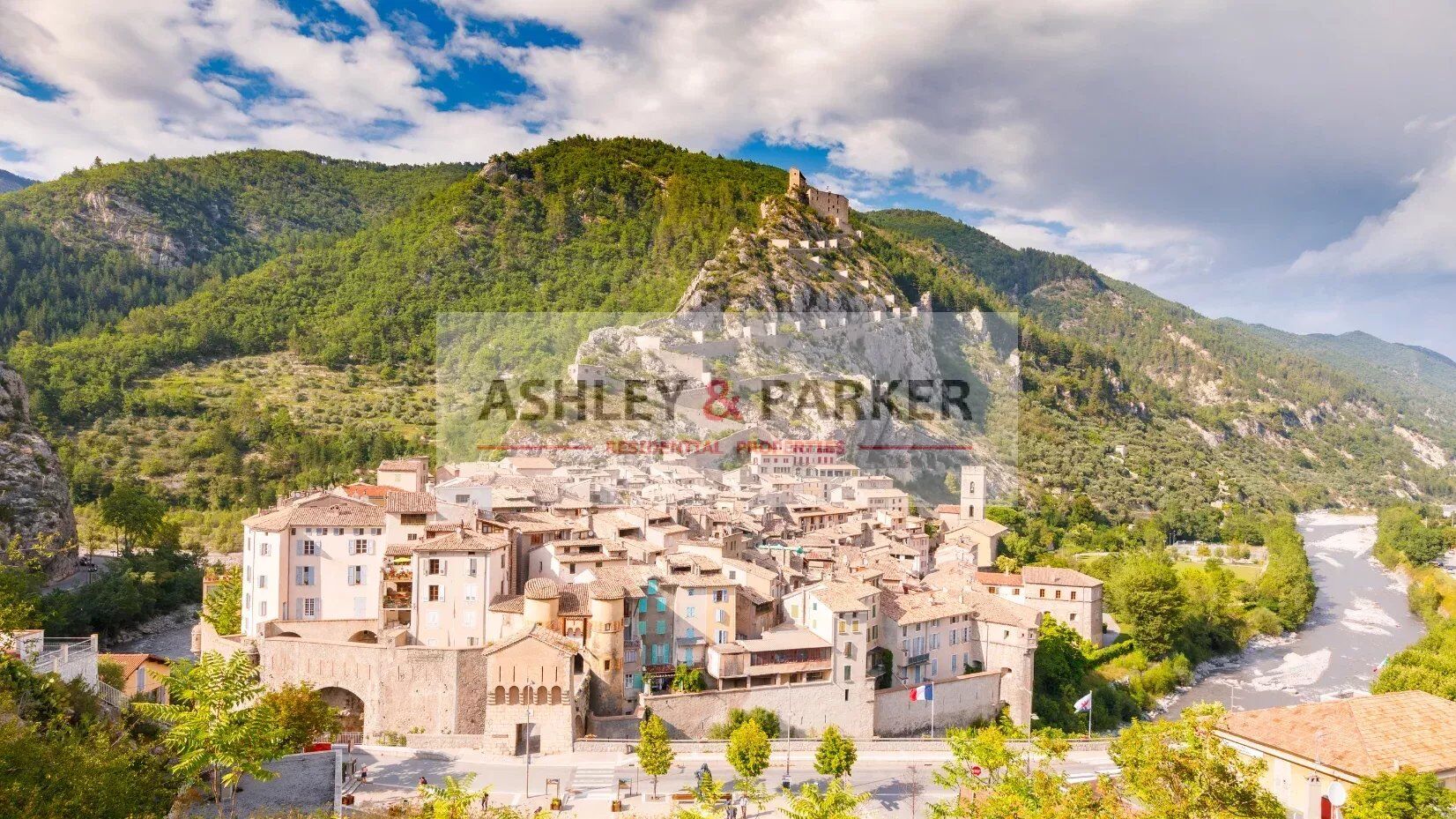 Photo Appartement de 5 pièces Entrevaux