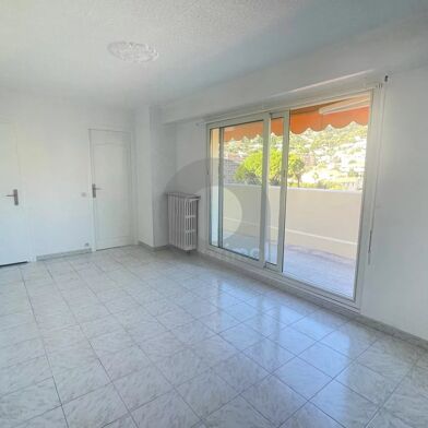 Appartement 1 pièces 710 €
