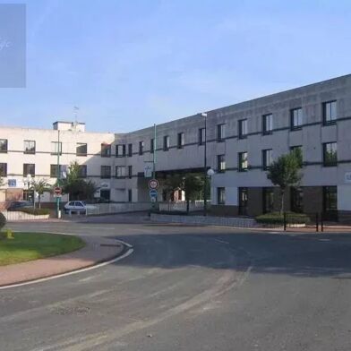 Bureau 3 pièces 849 €