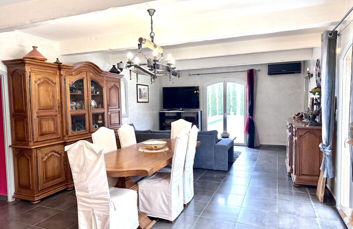 Villa — photo 3