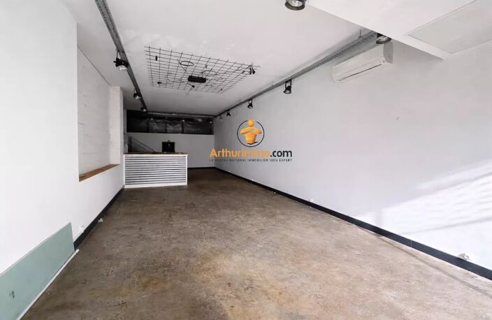 Local commercial - 90m2 - Centre ville — photo 2